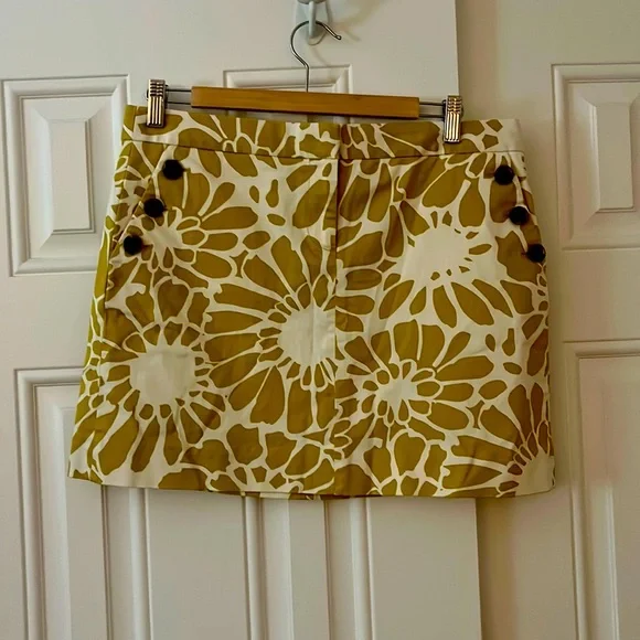 J CREW STRETCH SKIRT with buttons - Picture 1 of 5